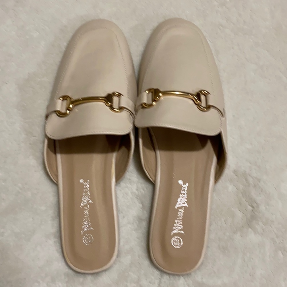 🦋 3 For $15 🦋NWOT Buckled Flats